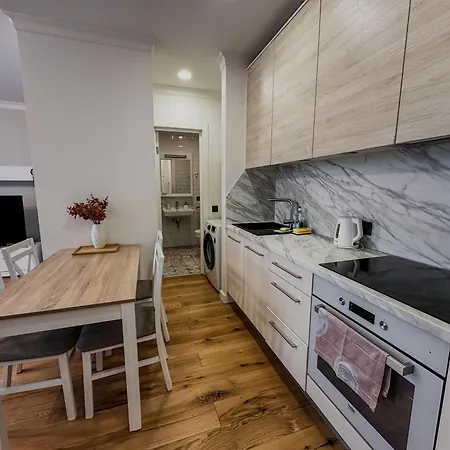 One Bedroom Promenade 公寓